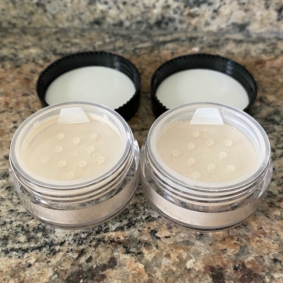 Set of 2 KVD Lock-It Setting Powder - Picture 5 of 6
